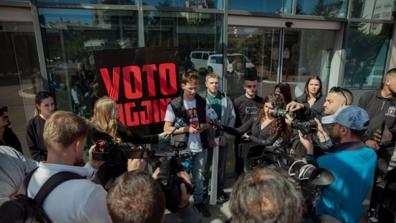 Protestë para Ministrisë së Drejtësisë në Kosovë, kërkohet miratimi i ligjit për mbrojtjen e UÇK-së
