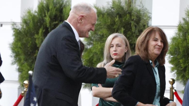  Ambasadori i ri i SHBA-së mbledh në pritje politikanë! Berisha mbetet non grata, Eric Wendt nuk e fton në ceremoni
