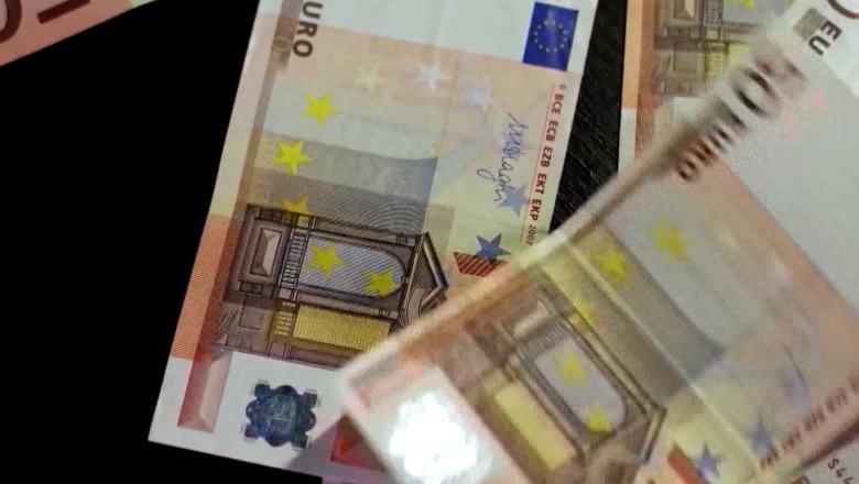 Raporti: Paraja jashtë bankave rritet me 15.2% brenda një viti, qarkullojnë mbi 534.1 mld lekë! Tatimet-bizneseve: Mundësoni pagesa me kartë brenda vitit