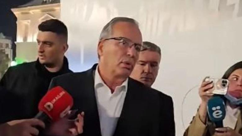 Kosovë/ Hamza i bashkohet protestës para Kuvendi: Ligji për Specialen tejkalon interesat partiake