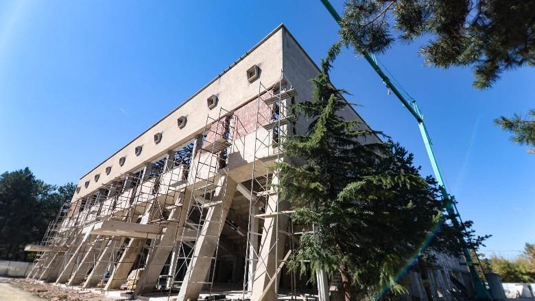 Pallati i Sportit ‘Tamara Nikolla’ në Korçë, Rama: Vijojnë punimet për t’i dhënë qytetit një hapësirë sportive moderne, të denjë edhe për aktivitete ndërkombëtare