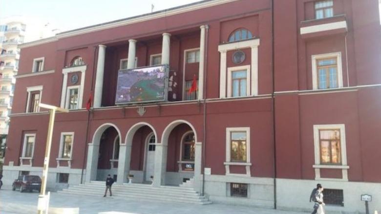 Këshilli Bashkiak i Durrësit i thotë ‘po’ propozimit të PS për hartën e re territoriale, opozita braktis sallën
