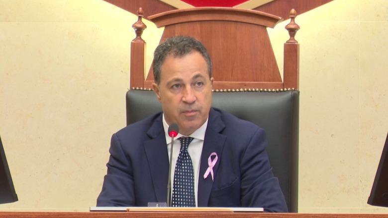 Protestuesit sulmuan Kuvendin, Peleshi: E papranueshme, subjektet politike të distancohen nga dhuna! Axhenda e askujt s’është mbi Shqipërinë