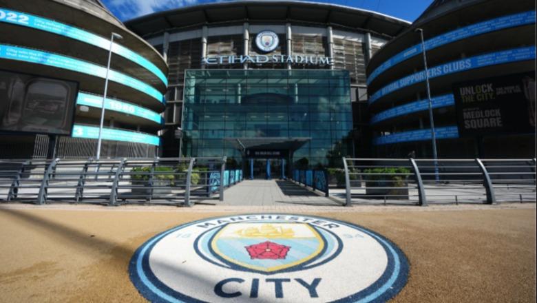 Në fushë për herë të parë që pas shpalljes fajtor, Manchester City kundër Liverpool-it mes gjyqit dhe futbollit