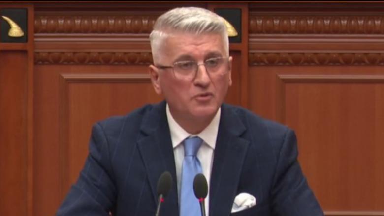 Gjekmarkaj në Kuvend: Reforma Territoriale, incest moral e atentat ndaj Shqipërisë! Deputetët e PS përpëliten, s'kanë qenë kurrë kaq ngushtë sa sot