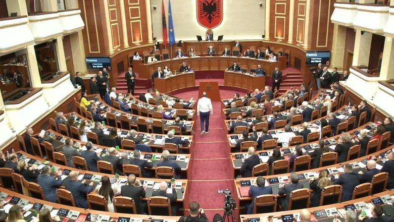 LIVE TV - Kuvend/ 14 orë debat për ‘Territorialen’! Votohet në parim, opozita bllokon foltoren! Sinaj pendohet, Braçe kritika të ashpra! Mbërrin Rama