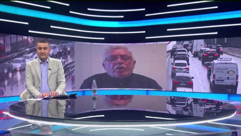 Trafiku i rënduar në Tiranë, Hoxha për Report Tv: S’ka parkim, prandaj bllokohen rrugët! Problem makinat e parkuara në shkolla
