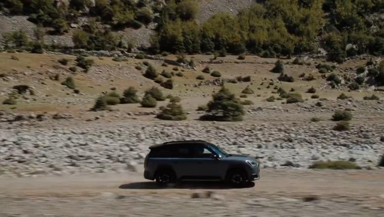 MINI Cooper në Shqipëri, marka e njohur botërore zgjedh vendin tonë për reklamën e saj!