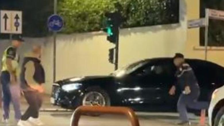 U arrestuan pasi sulmuan me vezë makinën e Ramës, Gjykata e Tiranës liron dy protestuesit