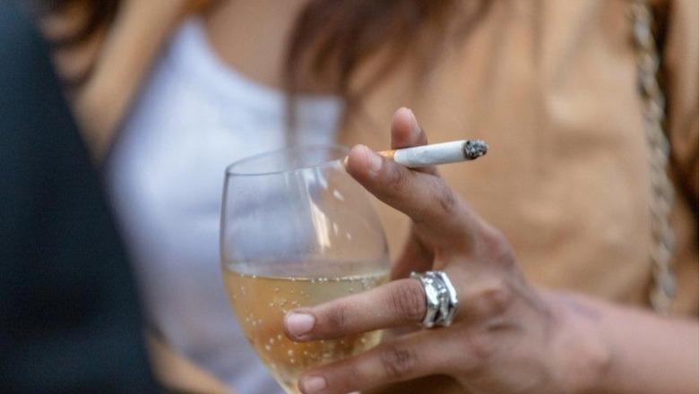 Sa lekë 'na hanë' veset? Shqiptarët shpenzojnë rreth 4 mijë lekë në muaj për alkool dhe duhan