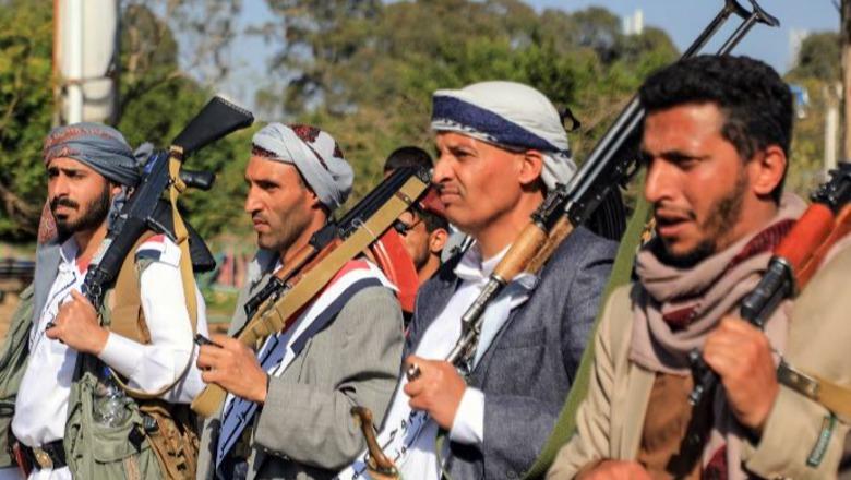 Kontrollojnë kryeqytetin e Jemenit dhe kërcënojnë rrugët detare, kush janë rebelët Huthi dhe pse sulmojnë Arabinë Saudite?