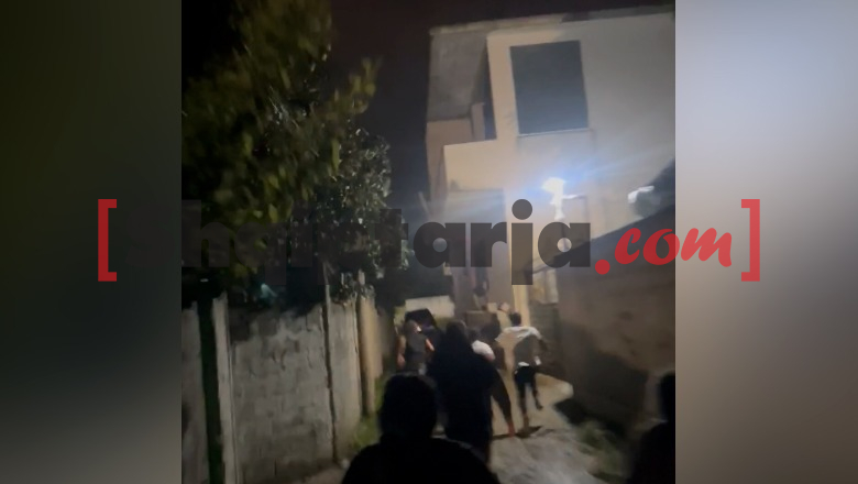 Të maskuar si policë grabitën banesën në Elbasan, momenti kur familjarët ndjekin hajdutët me vrap