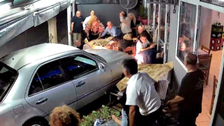 Greqi/ Shqiptari i dehur në timon u fut me makinë në lokalin në Selanik, pronarja: Na shpëtuan vazot e luleve që ishin para nesh, do të ishte një tragjedi