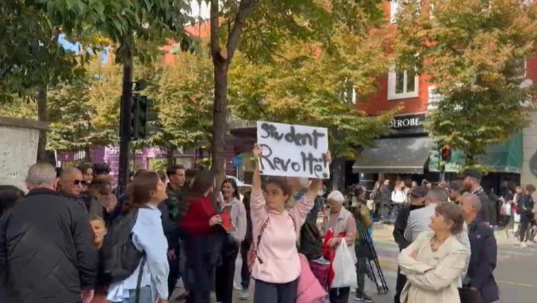 Bjorn Runa: Flamingot deshën të rinonin protestën, por 'plakën' studentët