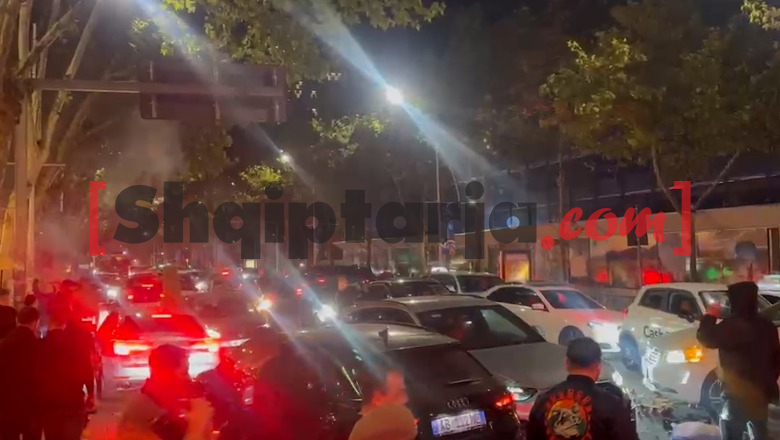 Protesta në Tiranë, ‘paralizohet’ rruga te ‘Selvia’! Makinat hyjnë në kundravajtje