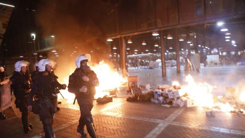 Protesta e dhunshme në Tiranë, policia arreston 16 persona 