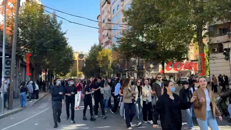 Vijon protesta, studentët bojkot në disa Fakultete! Marshim drejt Ministrisë së Arsimit