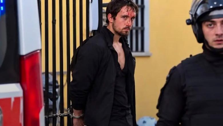 Rrjeti e bëri hero dhe simbol të protestës, kush është Klevi Metaj, studenti që u përlesh me 6 efektivë të FNSH-së (FOTO DHE VIDEO)