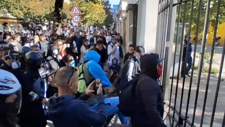 Protesta e studentëve, Meta: Projekti Soros për kolonizimin e Shqipërisë duhet të marrë fund!