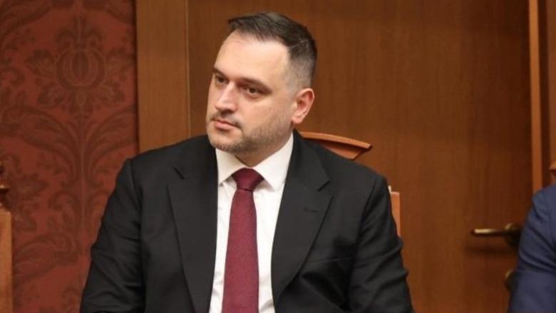 Pamje nga protesta, Ministri Nufi: Kjo protestë, vetëm me studentët nuk ka më lidhje!