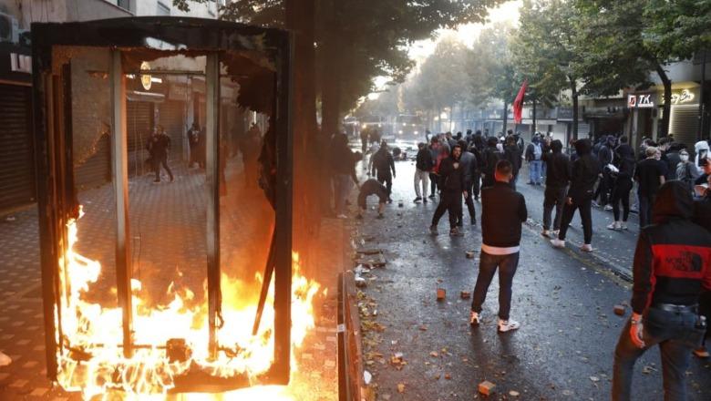 Vijon protesta në Tiranë, 7 persona po marrin trajtim në spital! Mes tyre 3 protestues dhe 4 policë