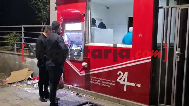 Tjetër bankomat i shkatërruar, protestuesit e bëjnë copash