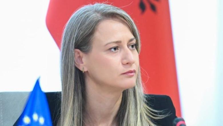 Protesta studentore në Tiranë, Erjona Ismaili: Dhuna nuk e ndal Shqipërinë europiane, të rinjtë nuk duhet të përdoren për interesa politike