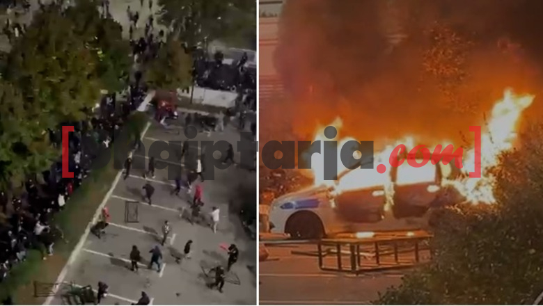 Protestuesit sulm të dhunshëm komisariatit nr.2, thyejnë çfarë iu del para! Shkrumbojnë makinën e policisë (VIDEO)