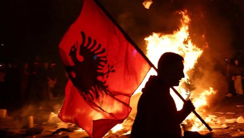 Dy ditë protesta të dhunshme, 3 procedime penale të regjistruara, 3 prokurorë po hetojnë për agresorët 