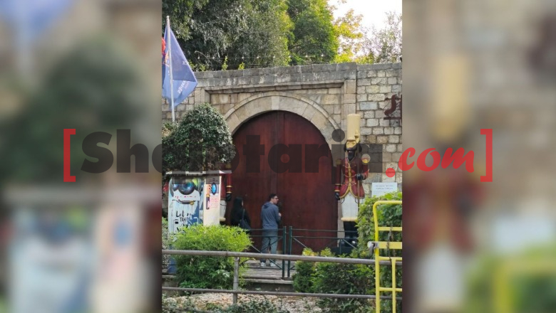 Protestat e dhunshme, edhe Kalaja e Tiranës mbyll dyert
