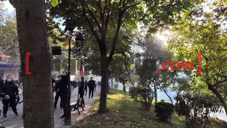 Protestat e dhunshme në Tiranë, dëmtohet në kokë një vajzë! Dyshohet se është goditur me gur