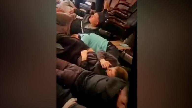 Bardhi publikon pamje të personave të shtrirë në tokë: Trajtim ç’njerëzor i protestuesve të shoqëruar brenda komisariateve