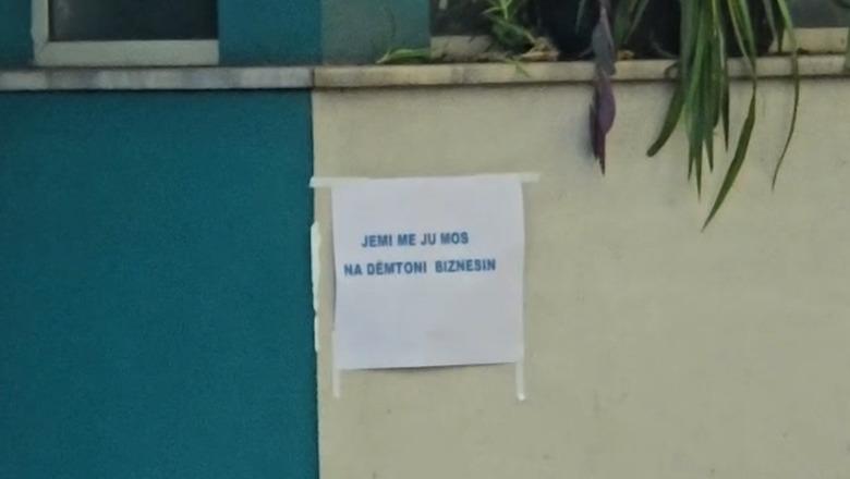 Protestat në Tiranë/ Bizneset marrin masa, mbulojnë xhamat! Lutje protestuesve: Ju mbështesim, mos na dëmtoni