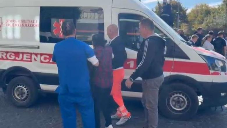 Protesta në Lezhë, lëndohen nga gurët një grua dhe një vajzë, dërgohen në spital