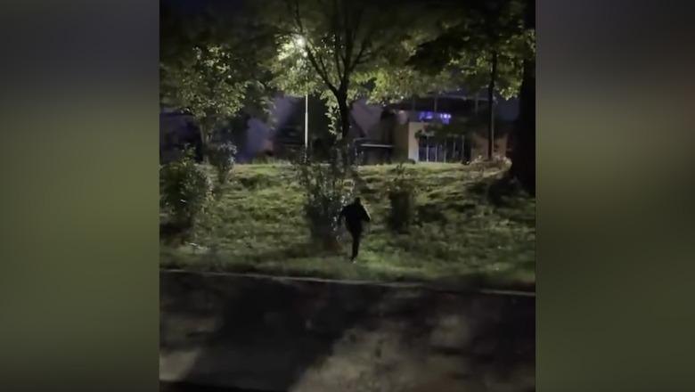 ‘Pse vetëm Saliu e kalon oqeanin’- Balla publikon pamjet kur Klevis Balliu përpiqet t’i shpëtojë protestuesve dhe ironizon: Iu fut Lanës me not!