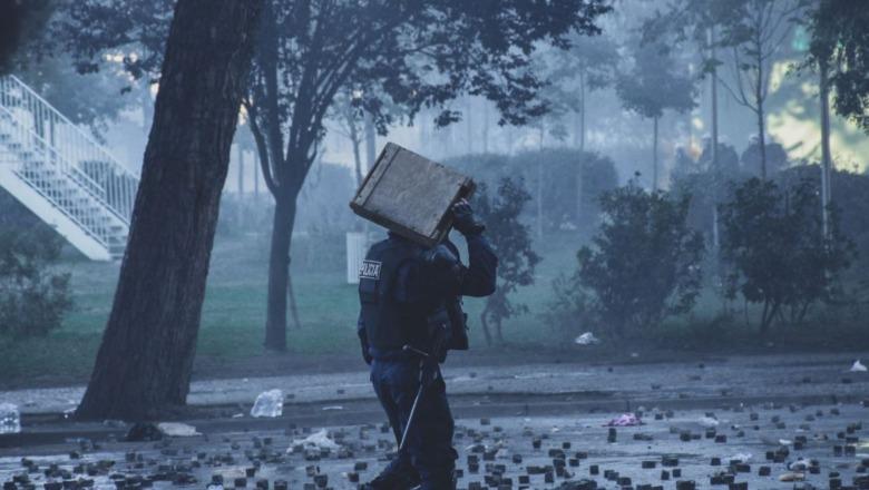272 të lënduar në 5 ditë protesta në Tiranë, 65 vetëm gjatë së shtunës! Mes të plagosurve edhe kalimtarë, 12 persona ende në spital