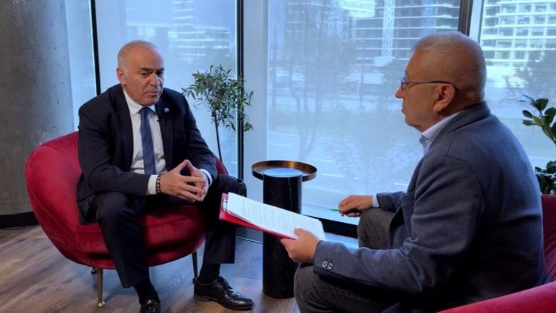 Kasparov: Bisedimet me Putinin janë të kota, lufta është ‘baza ideologjike’ e pushtetit të tij