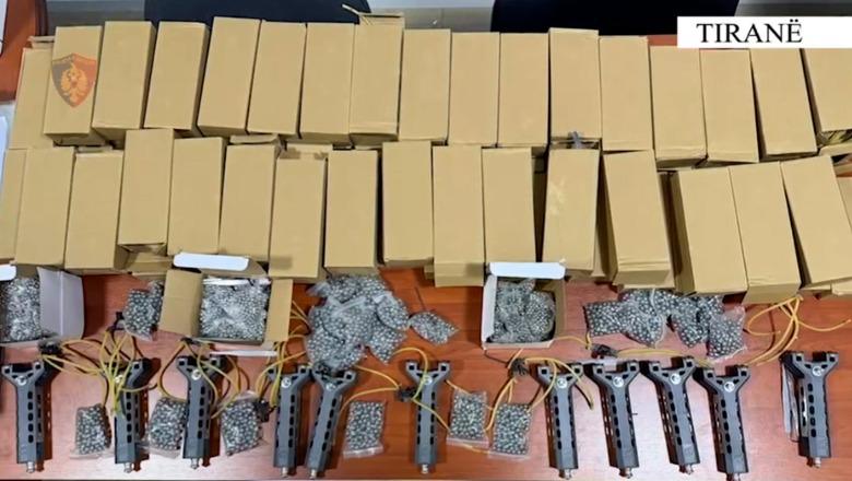 Shiste llastiqe e sfera metalike për protestuesit e dhunshëm, arrestohet 23-vjeçari në Tiranë! I gjendet magazina me 239 dronë dhe mbi 450 pajisje të kontrabanduara