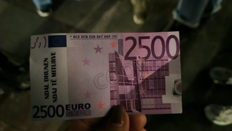 Me kartëmonedhën 2500-euroshe, protestuesit ironizojnë premtimin e Ramës për policët