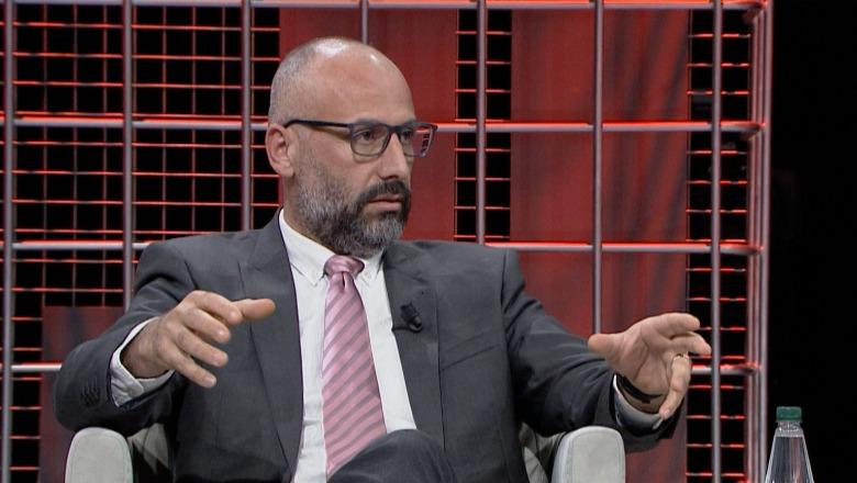 Protestat e dhunshme/ Eksperti Basha: Dyshohet se i organizon ‘Antifa’, njëjtë si në gjithë Europën! S’duhet t’i lëmë maskat të djegin Shqipërinë