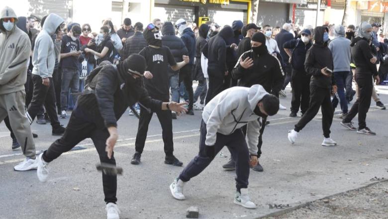 Komente në kafene, televizione, portale e rrjete sociale, por vetëm 0.3% në protesta