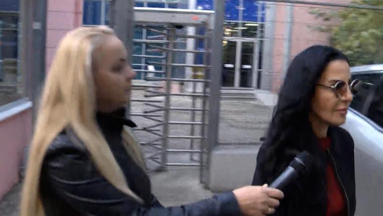 Balluku e pandehur për 15 krime, SPAK i komunikon akuzat! Dyshohet se manipuloi 9 tendera me vlerë 1.2 mld €, korrupsion në 2 raste dhe pastrim parash për 2 vila luksoze