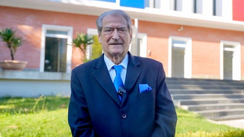  Strehoi në PD protestuesit e maskuar, Berisha: Po dhunohen nga policia! E bija dhe dhëndri mes pedagogëve në protestë, kreu i PD: Po shohim fundin e merituar të Ramës