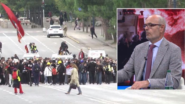 Protestat/ Petro Koçi: Përngjanin me një revoltë të armatosur, studentët të ngriheshin fillimisht kundër korrupsionit të një pjese të pedagogëve! Rama qëndron në pushtet falë Berishës