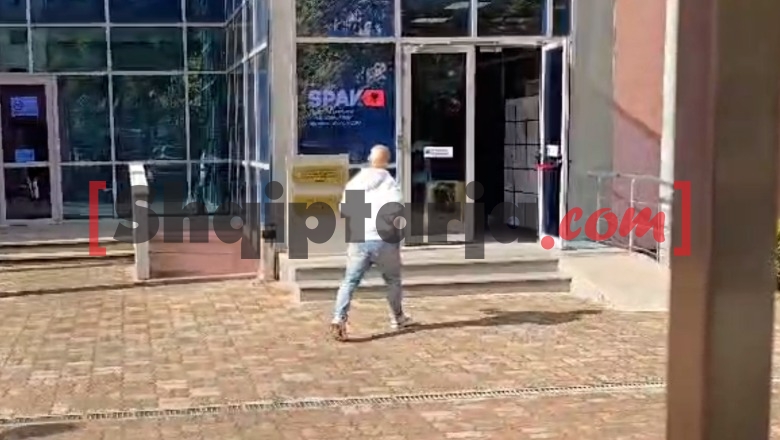 Peshëngritësi Erkand Qerimaj paraqitet në SPAK