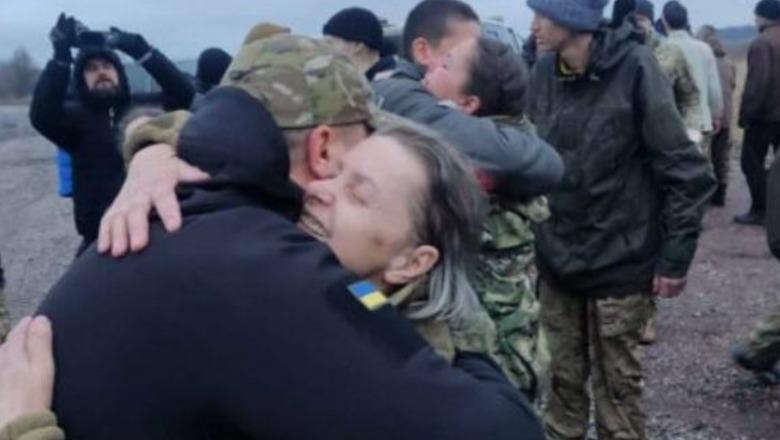 Rusia dhe Ukraina shkëmbejnë nga 270 të burgosur, Zelensky: Mes të liruarve edhe 9 civilë dhe 5 të mbijetuar nga Olenivka