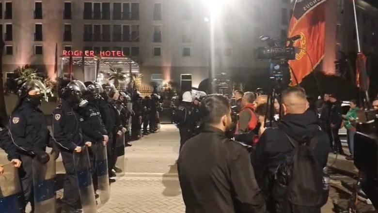 Policia rrethon gazetarët me kordonin e sigurisë, reagon AGSH: Pengon lirinë e medias dhe informimin e qytetarëve! Hita të mbajë përgjegjësi (VIDEO)