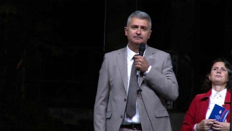 Kryesoi Listën Studentore dhe mposhti Vuçiçin në zgjedhje, kush është Ilija Srdanoviç, kardiologu që pritet të jetë kryeministri i ri i Serbisë