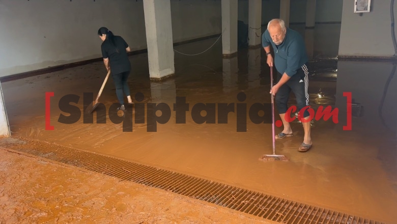 30 minuta shi përmbytën Ujin e Ftohtë në Vlorë, banorët edhe sot mes mbetjeve dhe baltës: Përroi është bllokuar, të ndërhyjë bashkia (VIDEO)