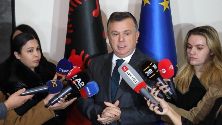 Paketa ligjore kundër dhunës në protesta/ PS mbledh Grupin Parlamentar, Balla: Të shtrihet edhe te stadiumet! Dialog me këdo, përveç seksionit dhunues të PD (VIDEO)